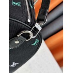 2025年5月28日入荷Louis Vuitton バッグM13966  Pharrell Williams   LV Blason Keepall 40x27x20cm 人気の新作/誕生日プレゼント/ZC工場