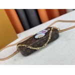 2025年5月28日入荷Louis Vuitton バッグM13440 Pochette Accessoires Monogram  SIZE：22X13X4cm 人気の新作/誕生日プレゼント/ZC工場