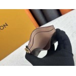 2025年5月28日入荷Louis Vuitton M82739  Monogram Monogram SIZE：10.2 x 7.3 x 0.3 CM 人気の新作/誕生日プレゼント/ZC工場