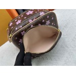 2025年5月28日入荷Louis Vuitton バッグ村上隆M47528 M13669  Dopp Kit Monogram Eclipse28.0 x 15.0 x 16.5 CM 人気の新作/誕生日プレゼント/ZC工場