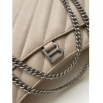 2025年5月29日入荷新作 Balenciaga  crush  SIZE：39.9*24.9*13    お安い/人気/革/バッグ/XX工場