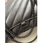 2025年5月29日入荷新作 Balenciaga  crush  SIZE：39.9*24.9*13    お安い/人気/革/バッグ/XX工場