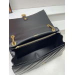 2025年5月29日入荷新作 Balenciaga  crush  SIZE：39.9*24.9*13    お安い/人気/革/バッグ/XX工場