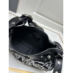 2025年5月29日入荷新作Balenciaga Le Cagole SIZE：26X 16X 10CMお安い/人気/革/バッグ/XX工場