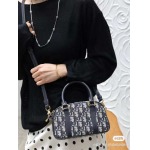 2025年5月29日入荷新作Dior-25vibe East-Westボウリングのミニバッグ  SIZE 20.5*12*7cmお安い/人気/革/バッグ/XX工場