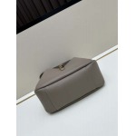 2025年5月29日入荷新作新作P260YSLわきの下バッグSIZE22x21x9お安い/人気/革/バッグ/XX工場