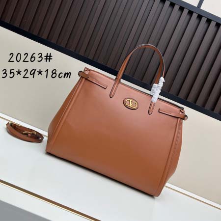 2025年5月29日入荷新作 VALENTINO GARAV...