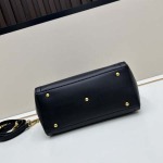 2025年5月29日入荷新作VALENTINO GARAVANI ANTIBES SIZE: 22X 19X 12CM お安い/人気/革/バッグ/XX工場