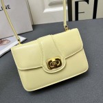 2025年5月29日入荷新作CELINE 2025 Teen tromphe SIZE:19*13*5cmお安い/人気/革/バッグ/XX工場
