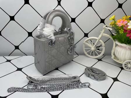 2025年6月5日入荷新作17CMx15CMx7CM  Lady Diorお安い/人気/革/バッグ/SY工場