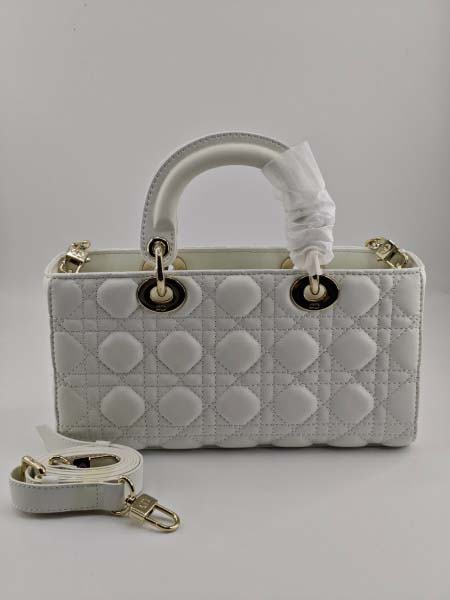 2025年6月5日入荷新作150  Dior 26CM-Lady Dior    お安い/人気/革/バッグ/SY工場