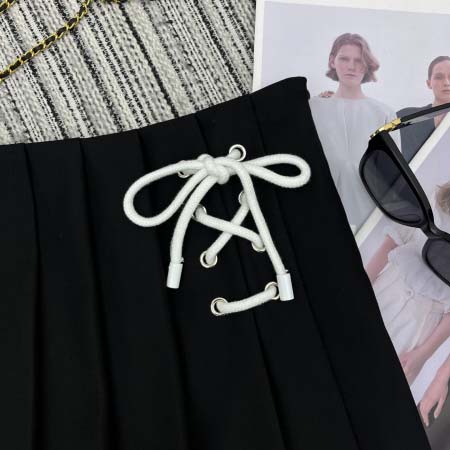 2025年6月18日入荷春夏新作Pradaハーフスカートファッション/誕生日プレゼント/贈り物 can工場