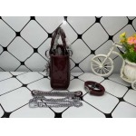 2025年6月5日入荷新作 17CMx15CMx7CM  Lady Diorお安い/人気/革/バッグ/SY工場