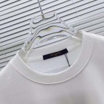 2025年6月5日入荷新作Louis Vuitton半袖 Tシャツ誕生日プレゼントの服/男女兼用/カップル服人気/BC工場