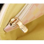 2025年6月26日入荷Louis Vuitton バッグPochette Accessoires Damierlicious Damier :N40642:23.5CMx13.5CMx4CM 高品質人気の新作/誕生日プレゼント/SQ工場