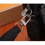 2025年6月26日入荷Louis Vuitton バッグTrio Monogram Eclipse Monogram Eclipse Reverse :M69443:25CMx18.5CMx7CM 高品質人気の新作/誕生日プレゼント/SQ