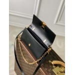 2025年6月26日入荷Louis Vuitton バッグ Wallet On Chain Capucines LV Monogram Monogram :M12143:23CMx12CMx4CM 高品質人気の新作/誕生日プレゼント/SQ工