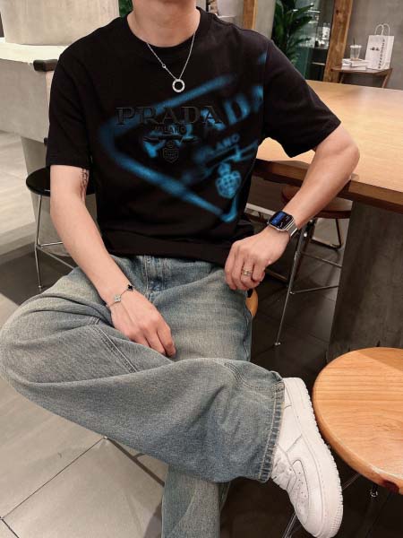 2025年7月2日入荷新作Prada半袖Tシャツ 高级品超厳選★入手困難/誕生日プレゼント/MF工場