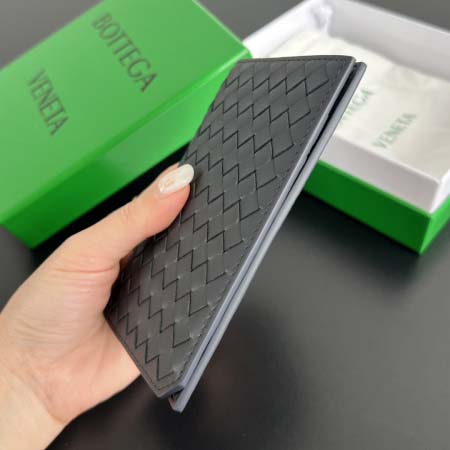 2025年7月7日入荷新作  Bottega Veneta 817398   13.3x9.5 極品/正規品同様/人気/革/バッグ/AJ工場