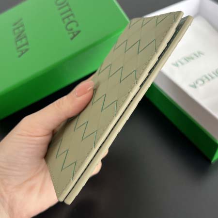 2025年7月7日入荷新作  Bottega Veneta 607482  13.3x9.5 極品/正規品同様/人気/革/バッグ/AJ工場