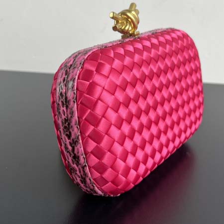 2025年7月7日入荷新作 Bottega Veneta Knot  717622  knot Logo  20x12x5.5 極品/正規品同様/人気/革/バッグ/AJ工場