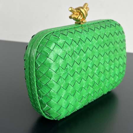 2025年7月7日入荷新作 Bottega Veneta Knot  717622  knot  20x12x5.5  極品/正規品同様/人気/革/バッグ/AJ工場