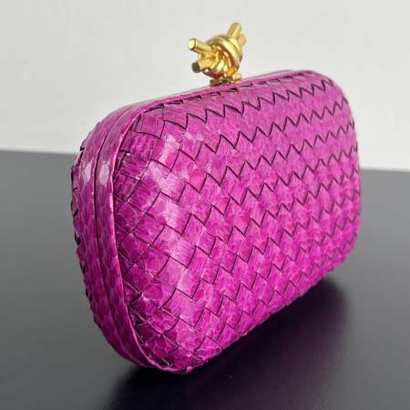 2025年7月7日入荷新作 Bottega Veneta Knot  717622  knot  20x12x5.5  極品/正規品同様/人気/革/バッグ/AJ工場