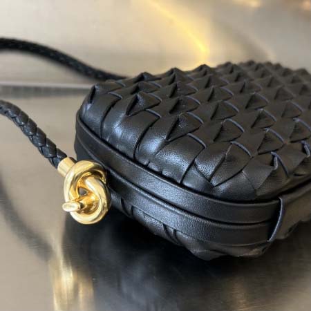 2025年7月7日入荷新作  Bottega Veneta Knot 717623  knotLogo  20x12x5.5   極品/正規品同様/人気/革/バッグ/AJ工場