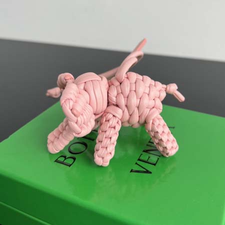 2025年7月7日入荷新作Bv  807068     SIZE:  8.2*  7.2* * 3極品/正規品同様/人気/革/バッグ/AJ工場