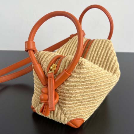 2025年7月7日入荷新作 Bottega Veneta新作 Loop  829212  SIZE:19x12x9 極品/正規品同様/人気/革/バッグ/AJ工場