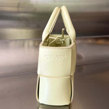 2025年7月9日入荷新作#Bottega Veneta   20x13x7特価/人気/革/バッグ/AJ工場