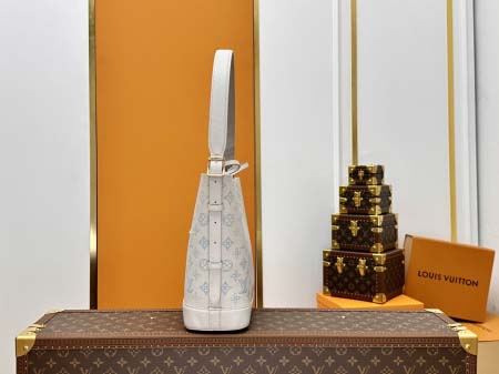 2025年7月10日入荷新作M12496  Flore Flight ModeDegradMonogram  28 x27x10極品/正規品同様/人気/革/バッグルイヴィトン/CX工場