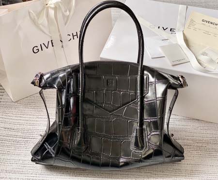 2025年7月10日入荷新作GANTIGONA LOCK SOFT 4G LOGO   size44*34*7極品/正規品同様/人気/革/バッグジバンシー/CX工場