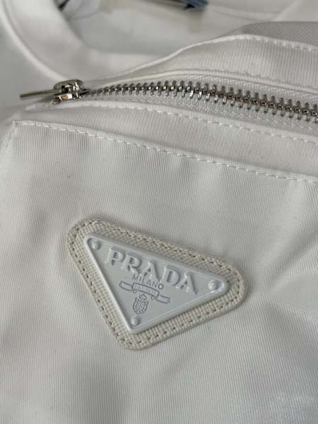 2025年7月10日入荷新作Prada半袖Tシャツ 高级品超厳選★入手困難/誕生日プレゼント/SUS工場XS-L