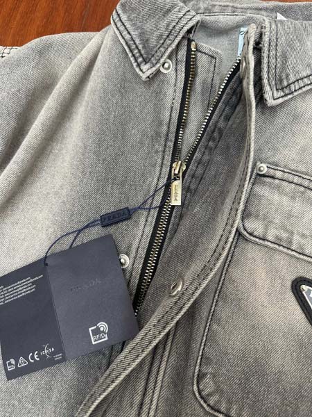 2025年7月28日入荷新作Pradaジャケット高品質人気商品/DW工場