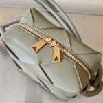 2025年7月7日入荷新作 Bottega Veneta  701915 Cassette  14x14x7  極品/正規品同様/人気/革/バッグ/AJ工場