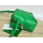 2025年7月7日入荷新作 Bottega Veneta  701915 Cassette  14x14x7  極品/正規品同様/人気/革/バッグ/AJ工場