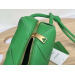 2025年7月7日入荷新作 Bottega Veneta  701915 Cassette  14x14x7  極品/正規品同様/人気/革/バッグ/AJ工場