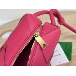 2025年7月7日入荷新作 Bottega Veneta  701915 Cassette  14x14x7  極品/正規品同様/人気/革/バッグ/AJ工場