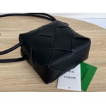 2025年7月7日入荷新作 Bottega Veneta  701915 Cassette  14x14x7  極品/正規品同様/人気/革/バッグ/AJ工場