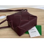 2025年7月7日入荷新作 Bottega Veneta  701915 Cassette  14x14x7  極品/正規品同様/人気/革/バッグ/AJ工場