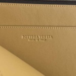 2025年7月7日入荷新作  Bottega Veneta 607479   intreccio  33x24.5x2  極品/正規品同様/人気/革/バッグ/AJ工場