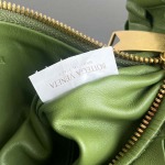 2025年7月7日入荷新作  Bottega Veneta2021Mini Jodie hobo ~Jodie651876  23x28x8極品/正規品同様/人気/革/バッグ/AJ工場