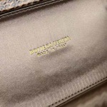 2025年7月7日入荷新作 Bottega Veneta Knot  717622  knot Logo  20x12x5.5 極品/正規品同様/人気/革/バッグ/AJ工場