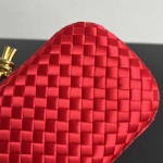 2025年7月7日入荷新作 Bottega Veneta Knot  717622  knot Logo  20x12x5.5 極品/正規品同様/人気/革/バッグ/AJ工場