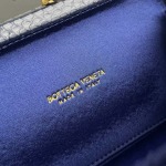 2025年7月7日入荷新作 Bottega Veneta Knot  717622  knot Logo  20x12x5.5 極品/正規品同様/人気/革/バッグ/AJ工場