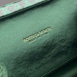 2025年7月7日入荷新作 Bottega Veneta Knot  717622  knot Logo  20x12x5.5 極品/正規品同様/人気/革/バッグ/AJ工場