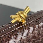 2025年7月7日入荷新作 Bottega Veneta Knot  717622  knot  20x12x5.5  極品/正規品同様/人気/革/バッグ/AJ工場