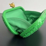 2025年7月7日入荷新作 Bottega Veneta Knot  717622  knot  20x12x5.5  極品/正規品同様/人気/革/バッグ/AJ工場