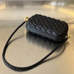 2025年7月7日入荷新作  Bottega Veneta Knot 717623  knotLogo  20x12x5.5   極品/正規品同様/人気/革/バッグ/AJ工場